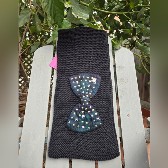 Betsey Johnson Black Knit Scarf with Embellished Bow - Picture 3 of 8